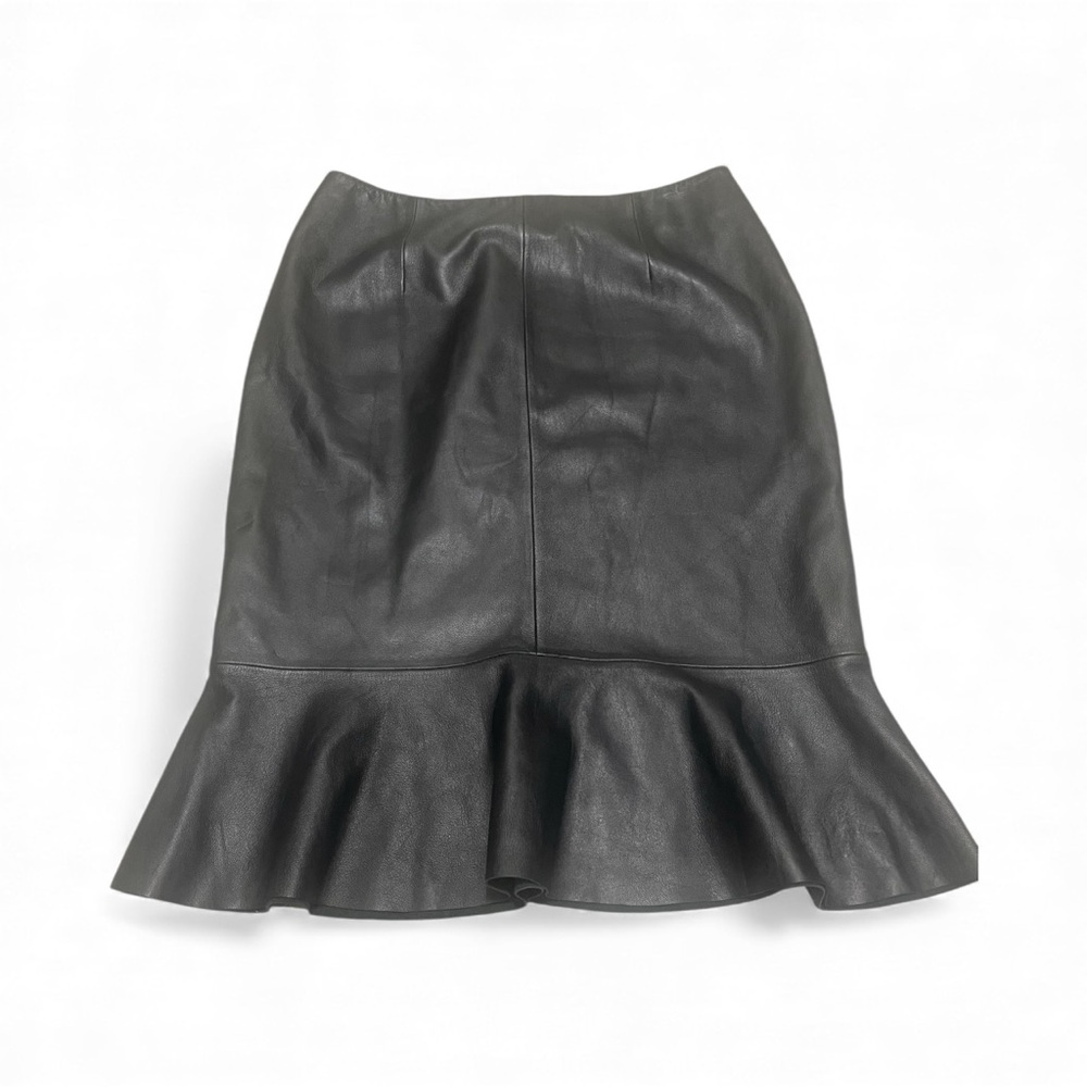 Colette Mordo Elegant Black Midi Skirt with Flared Hem - Picture 2 of 5